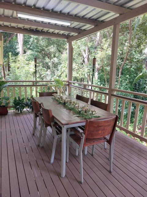 Rainforest Retreat-Fireplace-BBQ-3 Acres- - Accommodation Rockhampton 3