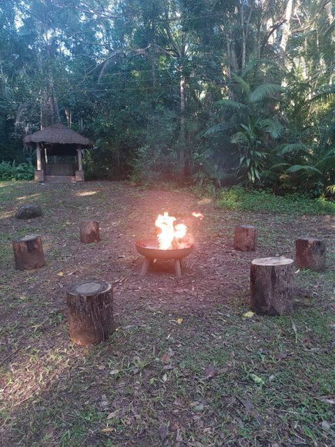 Rainforest Retreat-Fireplace-BBQ-3 Acres- - Accommodation Rockhampton 2