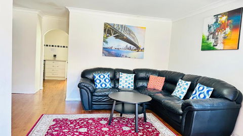 Quiet Family Townhouse In Wollongong CBD - Accommodation Rockhampton 0