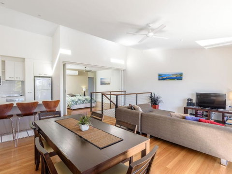 Rainbow Surf 4 - Accommodation Rockhampton 3