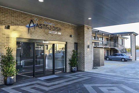 Astro Dish Motor Inn - Accommodation Rockhampton 0
