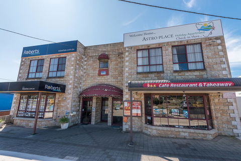 Astro Place - Accommodation Rockhampton 0