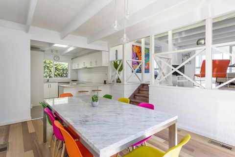 At Agnes Ave: Coastal Views - Accommodation Rockhampton 2