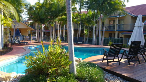 At Beach Court Holiday Villas - Accommodation Rockhampton 1