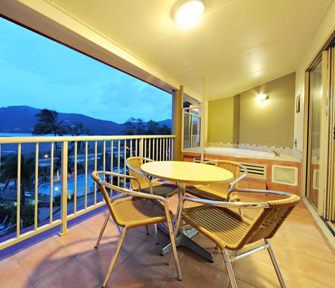 At Boathaven Bay Holiday Apartments - Accommodation Rockhampton 3