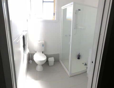 At HOME On HOLMES - Accommodation Rockhampton 2