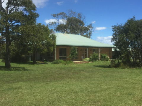 At HOME On HOLMES - Accommodation Rockhampton 0