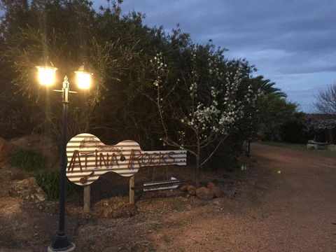 Atina Rocks Country Homestead - Accommodation Rockhampton 2