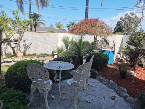 Attached Self Service Waterfront Whole Villa - Sydney - Accommodation Rockhampton 3