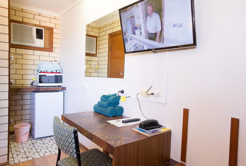 Augusta Budget Motel - Accommodation Rockhampton 2