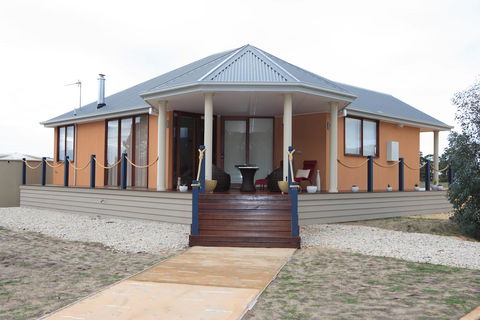 Aurora Cottages Bush Retreat - Accommodation Rockhampton 2