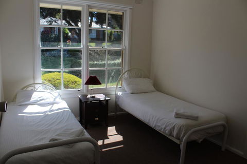Australian Home Away @ Doncaster Grange Park - Accommodation Rockhampton 2