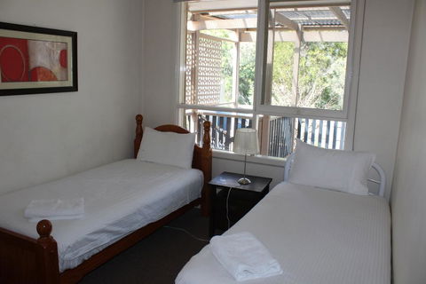 Australian Home Away @ Doncaster Grange Park - Accommodation Rockhampton 3