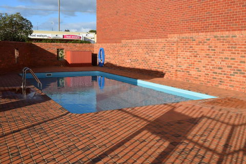 Australian Settlers Motor Inn - Accommodation Rockhampton 2