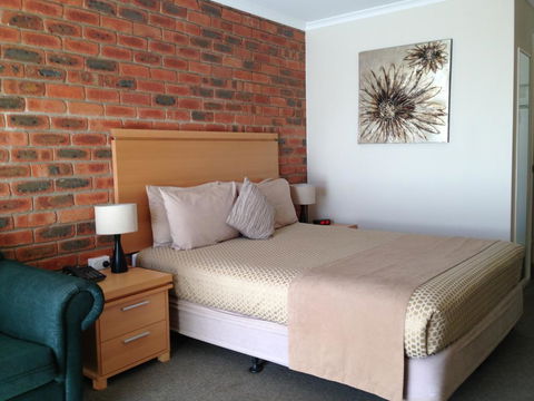 Australian Settlers Motor Inn - Accommodation Rockhampton 3