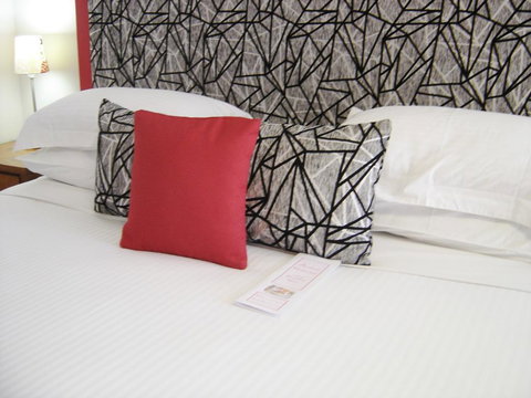 Avaleen Lodge Motor Inn - Accommodation Rockhampton 0