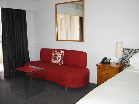 Avaleen Lodge Motor Inn - Accommodation Rockhampton 3