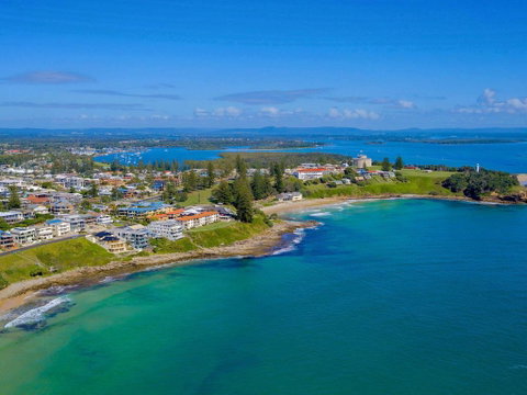 Avalon 4 - Right Across The Road From Convent Beach - Uninterrupted Views - Accommodation Rockhampton 3