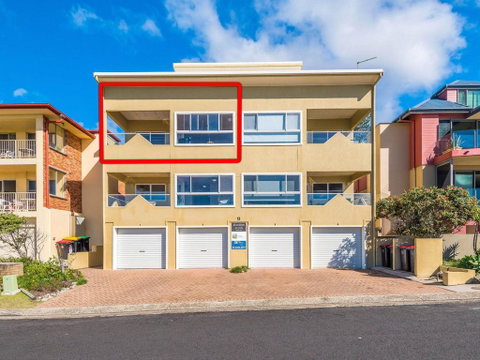 Avalon 4 - Right Across The Road From Convent Beach - Uninterrupted Views - Accommodation Rockhampton 1