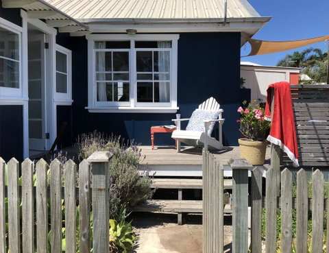Avalon @Seafarers Beachfront - Accommodation Rockhampton 0