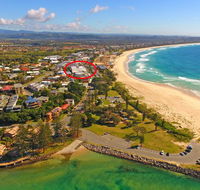 Azura Ocean View Holiday Apartment - Accommodation Rockhampton