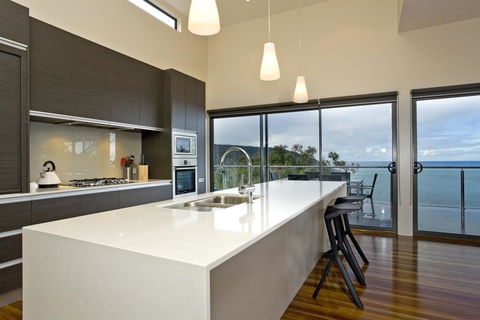Azure - Accommodation Rockhampton 2