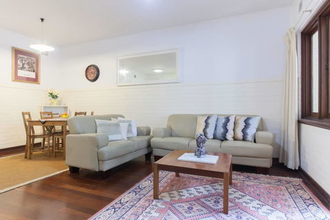 B2 Broadway Abode Close To Swan River, UWA & Hospitals - Accommodation Rockhampton 0