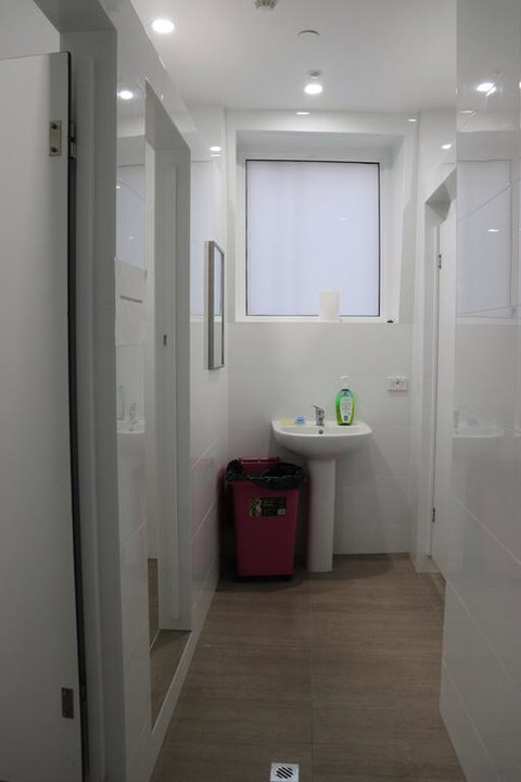 Backpackers Imperial Hotel - Accommodation Rockhampton 3