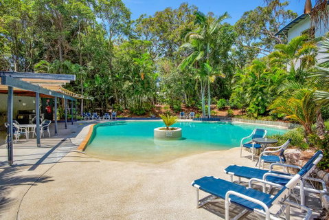Baden 72 - Rainbow Shores, Stroll To The Beach, Air Con, Swimming Pools - Accommodation Rockhampton 2