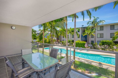 Baden 72 - Rainbow Shores, Stroll To The Beach, Air Con, Swimming Pools - Accommodation Rockhampton 0