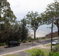 Baggies on Dutchies' 9 Burbong Street - large house with aircon boat parking  waterviews