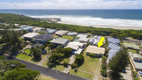 Bailey's Beach House - Accommodation Rockhampton 0