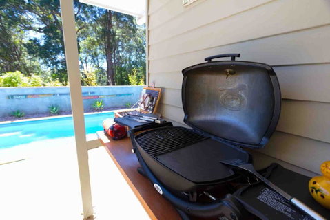 Barefoot Escape - Accommodation Rockhampton 0