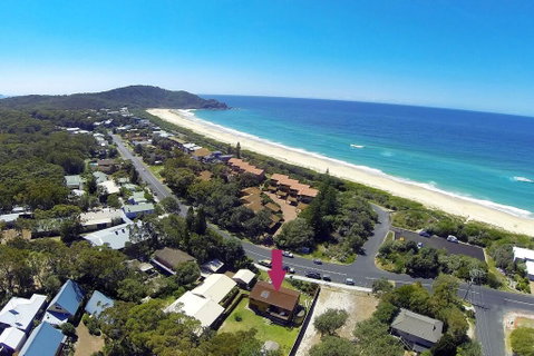 BARRELS AT BOOMERANG - Accommodation Rockhampton 0