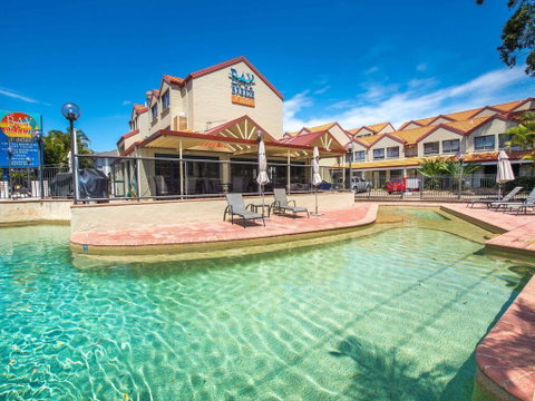 Bay Breeze 2 Bedroom Villa 24 - Accommodation Rockhampton 0