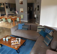 Bay Breeze Holiday Home - Accommodation Rockhampton