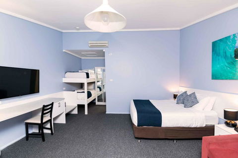 Bay Hotel Motel - Accommodation Rockhampton 2