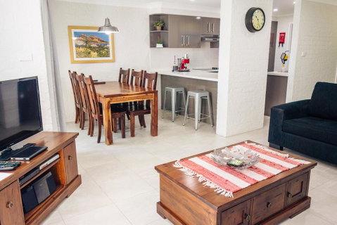 Bay Parklands, Unit 21/2 Gowrie Avenue - Accommodation Rockhampton 0