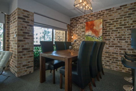 Bay Parklands, Unit 27/2 Gowrie Avenue - Accommodation Rockhampton 3