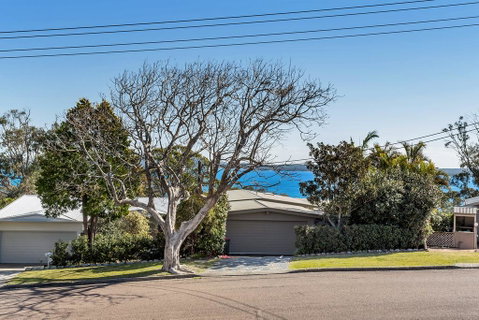Bay View At 39 Thurlow - Walk To Dutchies Beach - Accommodation Rockhampton 1
