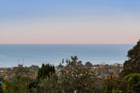 BAY VIEWS ON MANNA - DROMANA - Accommodation Rockhampton 3