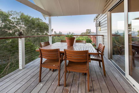 BAY VIEWS ON MANNA - DROMANA - Accommodation Rockhampton 2