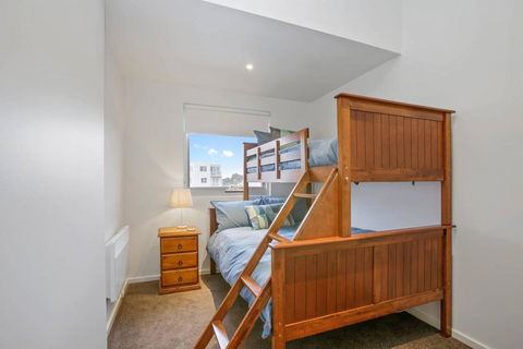 BAY VUE - Top Floor Apartment, Amazing Views! - Accommodation Rockhampton 1