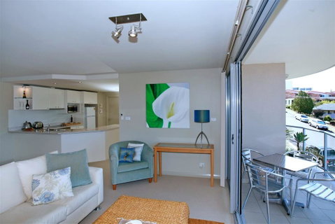 Bayview Apartments, Unit 7/42 Stockton Street - Accommodation Rockhampton 3
