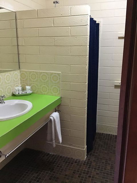 Bayview Motel - Accommodation Rockhampton 3