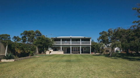 Beach Buoys House - Accommodation Rockhampton 0