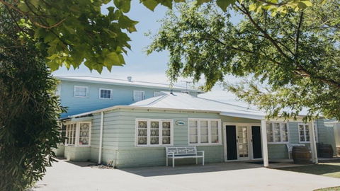 Beach Buoys House - Accommodation Rockhampton 3