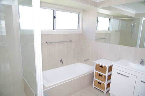 Beach Club 1, 5 Gowing Street - Accommodation Rockhampton 2