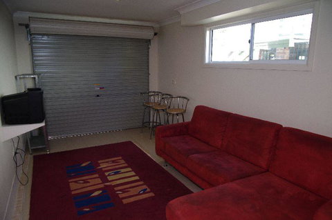 Beach Club 1, 5 Gowing Street - Accommodation Rockhampton 1