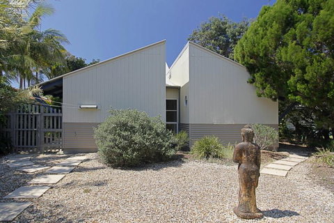 Beach House @ Tallows - Accommodation Rockhampton 3